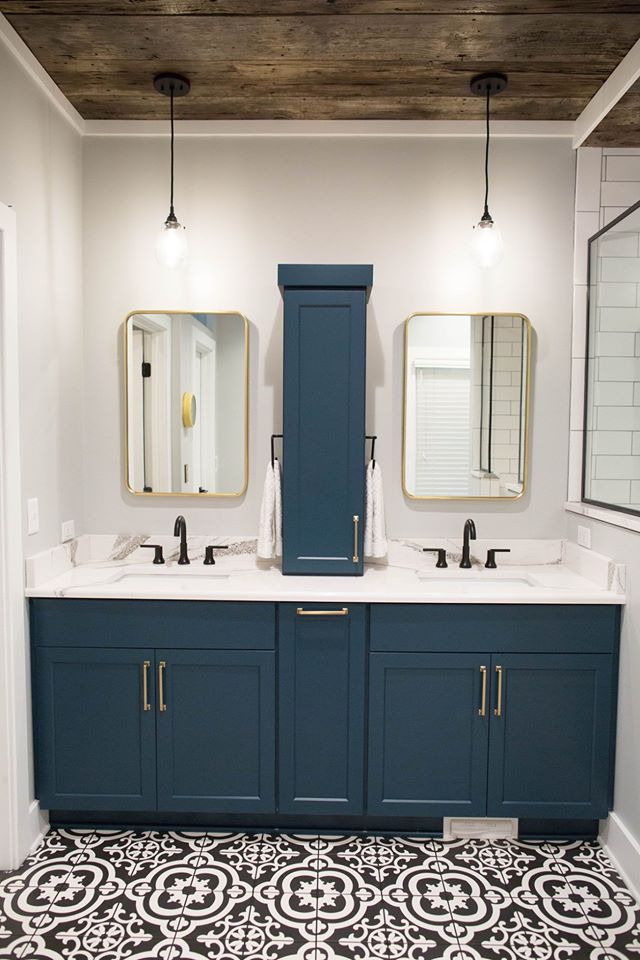 Contemporary Farmhouse Master Bathroom in Des Moines IA