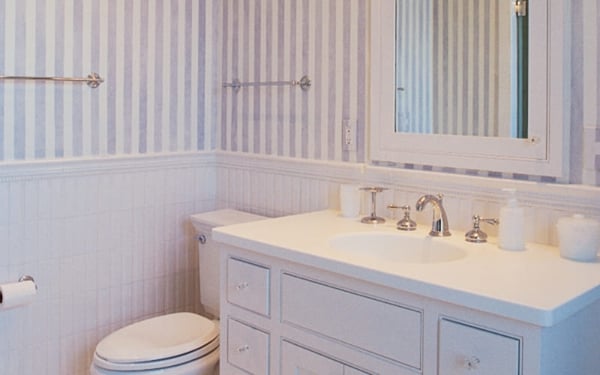 Cost of a Mid-range Bathroom Remodel in Des Moines