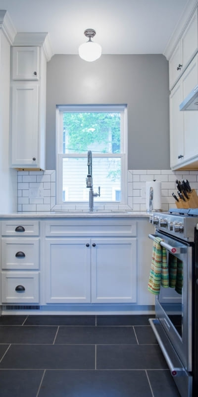 Kitchen Remodel in Des Moines with Farmhouse Sink